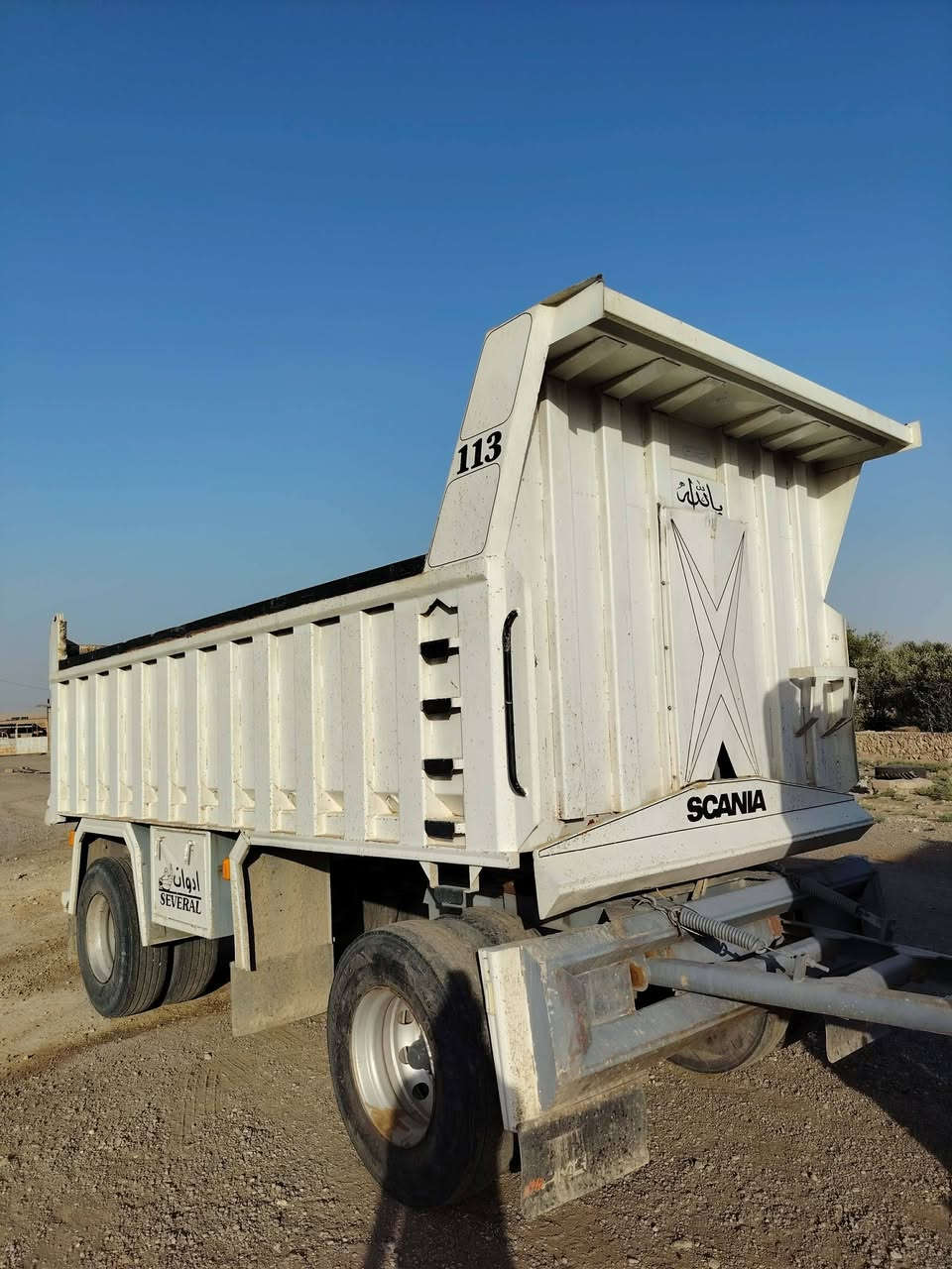 السلام عليكم للبيع 
مقطورة قلاب
 طول 5متر 
ذرعة12متر
 دناكير سكانية
 شاصي 12
  فصال وادي عكاب
 موديل 2021
 كفالة عامة 
طخم تاير 
***********/***********
مكان موصل
