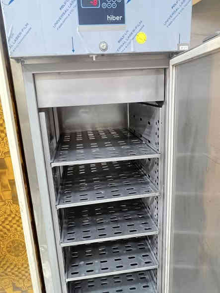 حافضه ايطالي هيبر مستخدم قليل 24بلانك كبير سنكل فيز العنوان البصره الاستفسار ***********
