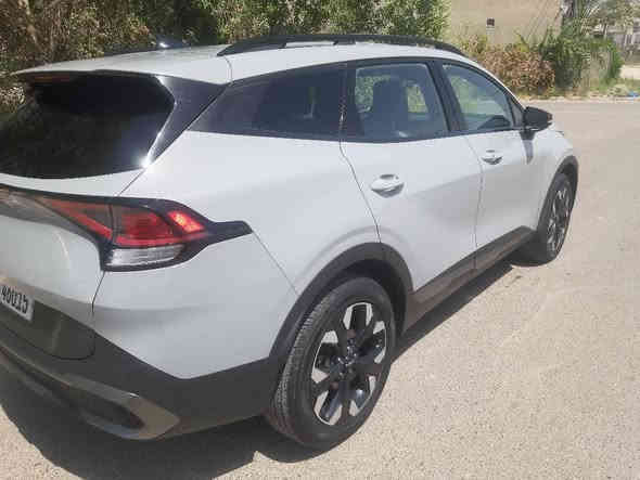 كيا سبورتج 2023
السيارة رقم  الجديد انكليزي بغداد مشروع وطني 
حادث من امريكا ضربة بسيطة جاملغ ايسر فقط وشويه بخشم البنيد فوق الايت موضح بالصوره وموجود بيه سونر  ايرباكا أستيرن السياره جاهزه وما بيه اي نقص سويتلها صيانه كامله
 
المحرك :٢٥٠٠ 
الگير : ٨ نمر

المواصفات :
بصمه تشغيل- صندوق- ابواب
شاشه كبيره على طول الدشبول
انظمه قياده نورمال- سبورت - سمارت - ثلجي
كشنات جلد لون اسود
كرسي السائق تحكم كهربائي
هند بريك بصمه
كامرا خلفيه
رادار امامي خلفي جانبي نقط عمياء
تحديد مسار ذكي
اشاره في المرايا الجانبيه
تشغيل عن بعد
تحكم ستيرن فول مواصفات 
اوتو هولد
اوتو ستوب
نظام ترحيب
تبريد قطعتين
مانع انزلاق
نزول منحدرات
نظام فحص ضغط الاطارات
نظام abs
تدفئه كشنات
قياده آليه ذكيه
كروز سرعه
سستم صوت هارمن
شاشه لمس متغيره لتحكم التبريد او الميديا
منافذ تايب سي عدد ٣ مع ٢ في الكشنات
اضواء ترحيب عند الاقتراب مع ترحيب داخلي عند الصعود او المغادره
كيجات الكترونيه متغيره حسب الوضعيات
الاناره الداخليه LED
ماسحه خلفيه
كامرة دوارة
السياره موجوده في بغداد / الغزالية

التواصل على الرقم 
*********** 
بي وتساب / فايبر بغداد
