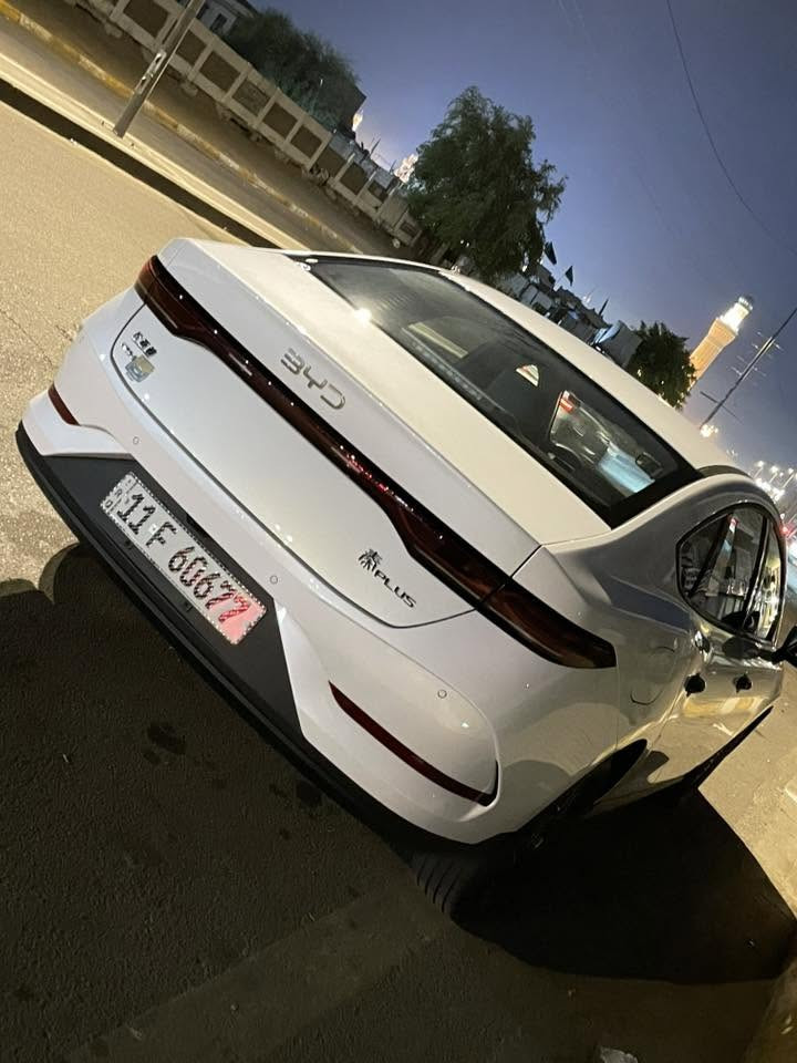 السلام عليكم شباب
BYD كن بلاص
زيرو على كد الترقيم 
داخل زيتوني كفالة عامة 
كاملة كل ملحقاتها 
نضام كهربائي و نضام محرك + هايبرد اقتصادي 
سعر 19,400 وبيها مجال بسيط
 مكاني بغداد حي القاهرة للاستفسار ***********
