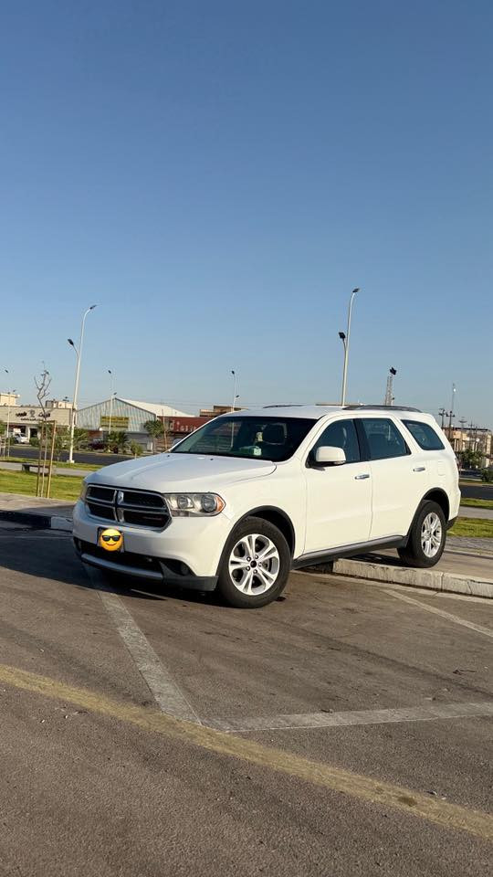 بسم الله الرحمن الرحيم
دوج دورانجو 
موديل 2013
صبغ فقط ربع بنيد و ربع مدگر ( چاملغ ) 
كلش جديده 
ادوات مكفوله من الگص 
سعر 100 
***********
