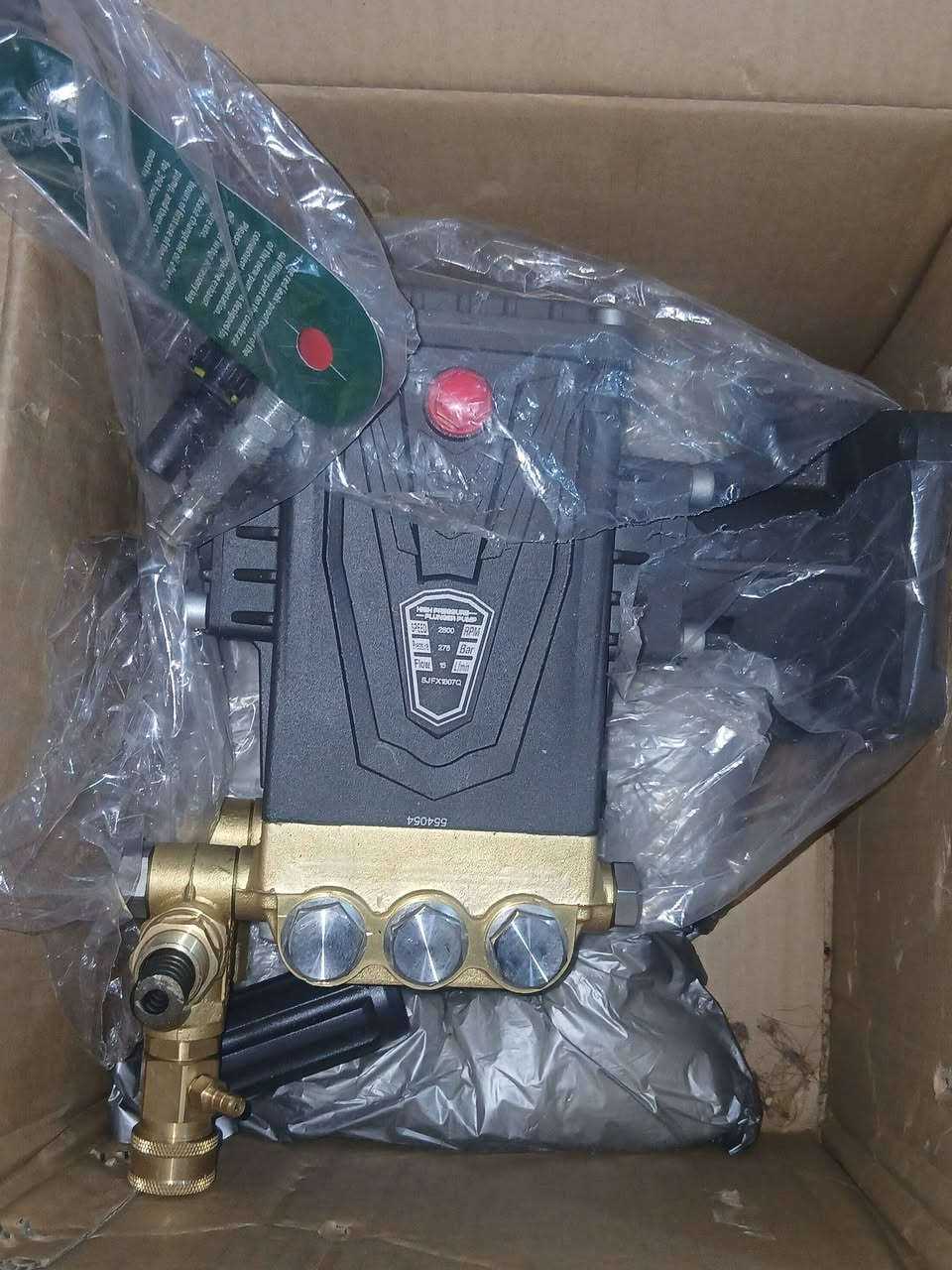 السلام عليكم عندي ضاغطه ٢٠٠ على ٢١
 الماطور ١٠ حصان  جديد اريدة بمليون و ١٠٠ 
و روبن ١٣ حصان ب ٢٠٠ سعره 
ضاغطه ٢٧٥ على ١٥ لتر بسعر ٣٠٠ 
***********
