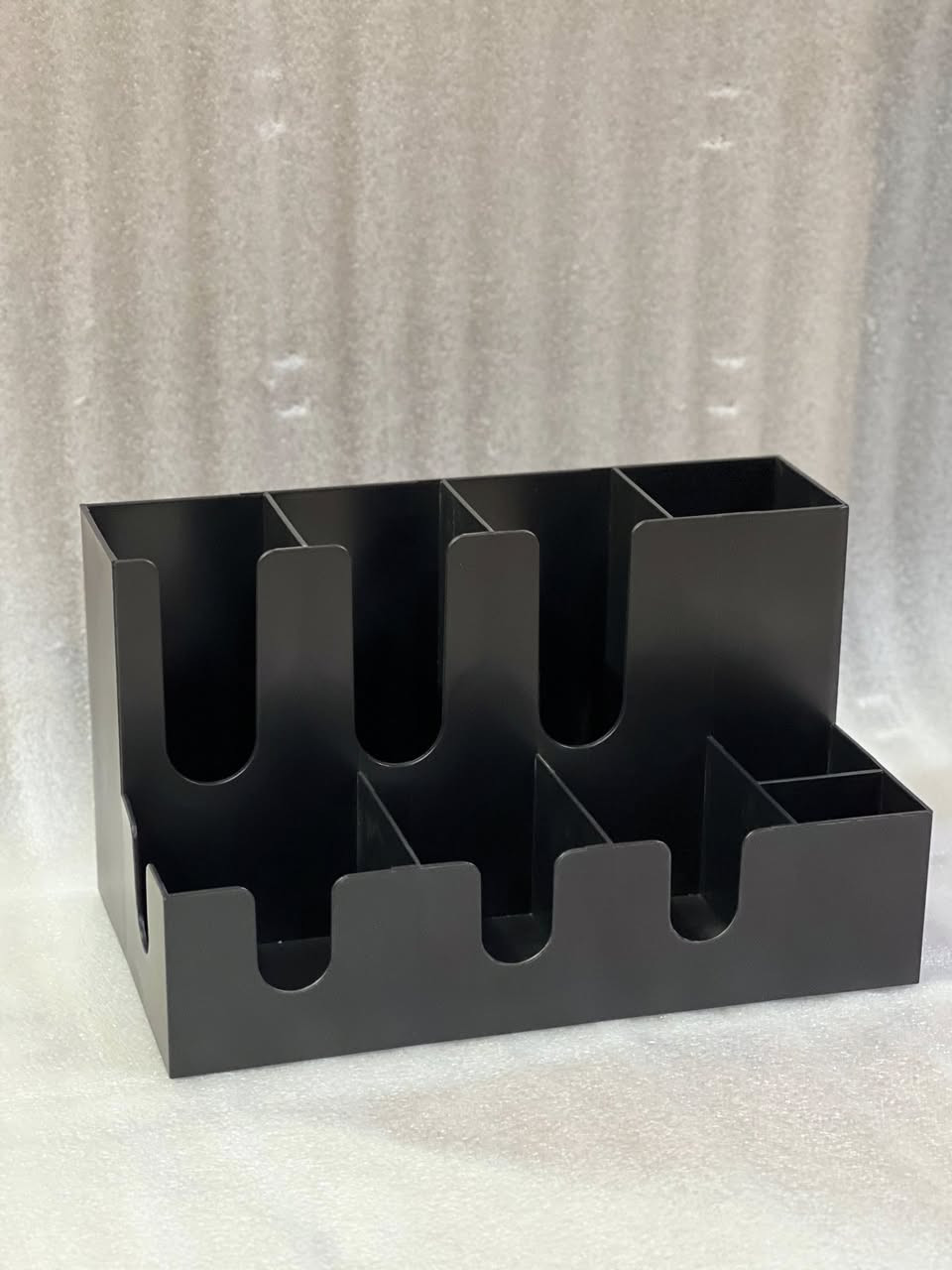 🥤 منظم أكواب وملاعق (ستانلس ستيل- بلاستك  ) – للترتيب والكشخة! 🥤
لأصحاب محلات الآيسكريم والكافيهات.. رتّب كاونترك ووفّر مساحة مع أرقى منظم أكواب وملاعق.
🔹 المميزات:
✔️ خامة ستانلس ستيل - بلاستك :  جودة عالية، مقاوم للصدأ، وسهل التنظيف.
✔️ ترتيب احترافي: يجمع الأكواب والملاعق بمكان واحد ومنظم.
✔️ مظهر فخم: يعطي انطباع بالنظافة والاحترافية لزبائنك.
✔️ تصميم ذكي: يوفر مساحة العمل ويقلل الفوضى.

📦 متوفر بيع مفرد وجملة  - بأنسب الاسعار 
🚚 يوجد توصيل إلى جميع محافظات العراق  

📍 الموقع: البصرة- قضاء المدينه 

📞 للاستفسار والطلب: ***********
