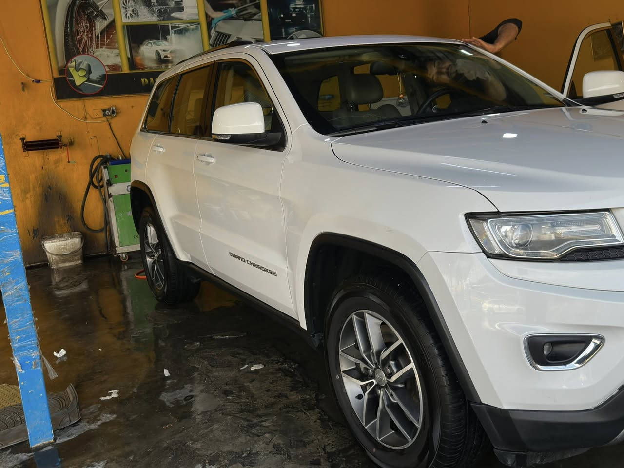 سلام عليكم
جيب خليجي 2014  بغداد ماشيه 82  سياره جديده جداً مكفوله كفاله عامه 

مواصفات 

سلايت 

داخل عسلي 

تغير نظام قياده 

گير طياره 

عنوان السياره كركوك 

السعر 240     -***********
