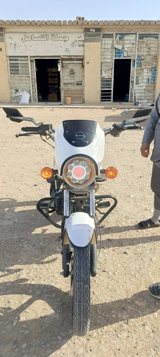 سلام عليكم دراجه البيع 25كفاله عامه وراق سكنر المكان صويره شارع 20 سعر 1500وبيهة مجال خاص او ***********
