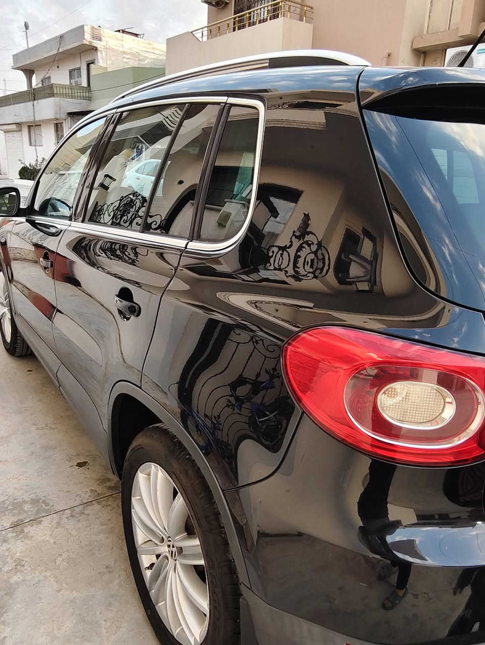 تيكوان موديل 2011 بدون صبغ بدون تعديل مكاني كركوك السعر 110 وبيها مجال رقم الموبايل ***********
