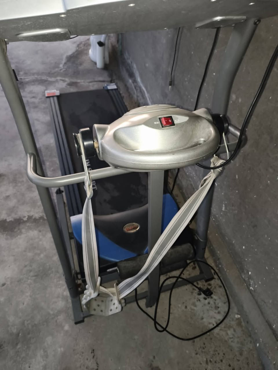 جهاز جري للبيع 
فول مواصفات. 
السعر 475وبية مجال 
رقم الهاتف: ***********
