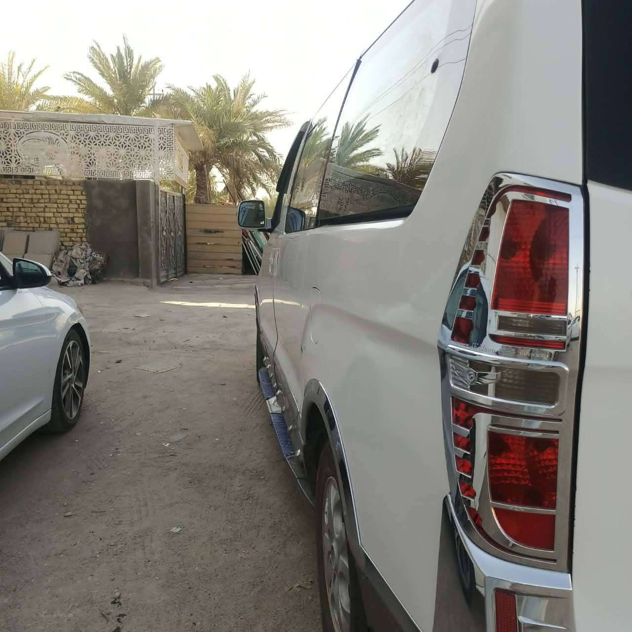 سلام عليكم عندي ستاركس مراوس فقط موديل 15امحوره كصه 12ابلاد سياره جديده وجاهزه من كلشي كله شرط رقم قادسيه انكليزي بسمي سنويه 30 بيها جطقه امدله اريد اراوس اموديل اقل وكون امحور وبيضه  ***********
