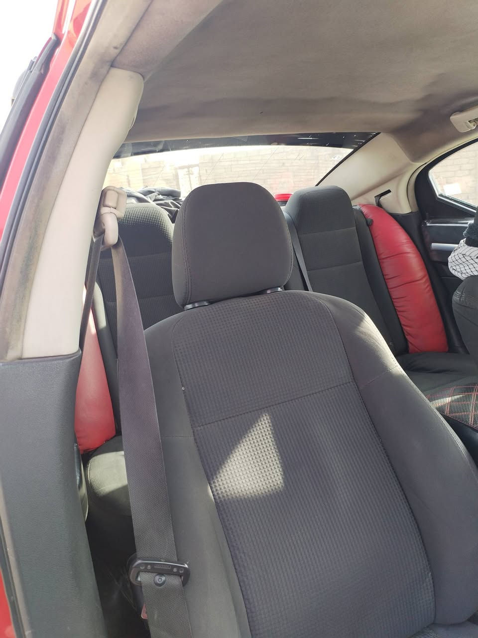 سلام عليكم من رخصة الادمن جارجر ٢٠٠٩ جاهزه مابيه اي نقص السياره نضيفه مامتعوبه فقط بيهه باب خلف السائق أثر شخوط مثل ماموضح بالصوره  الهالات مصلحات ومصبوغات، الباب مصلح أثر شخوط السيارة مشروع وطني باسمنه تحويل وين ماجان ب ١١٥ رقم بصره تحويل ثاني يوم، و رجاءً المايعجبه المنشور خلي يعبره كلشي اكو بالسوك، رقمي تلفوني متواجد ع الفيس والماسنجر و الواتس اب، ***********
