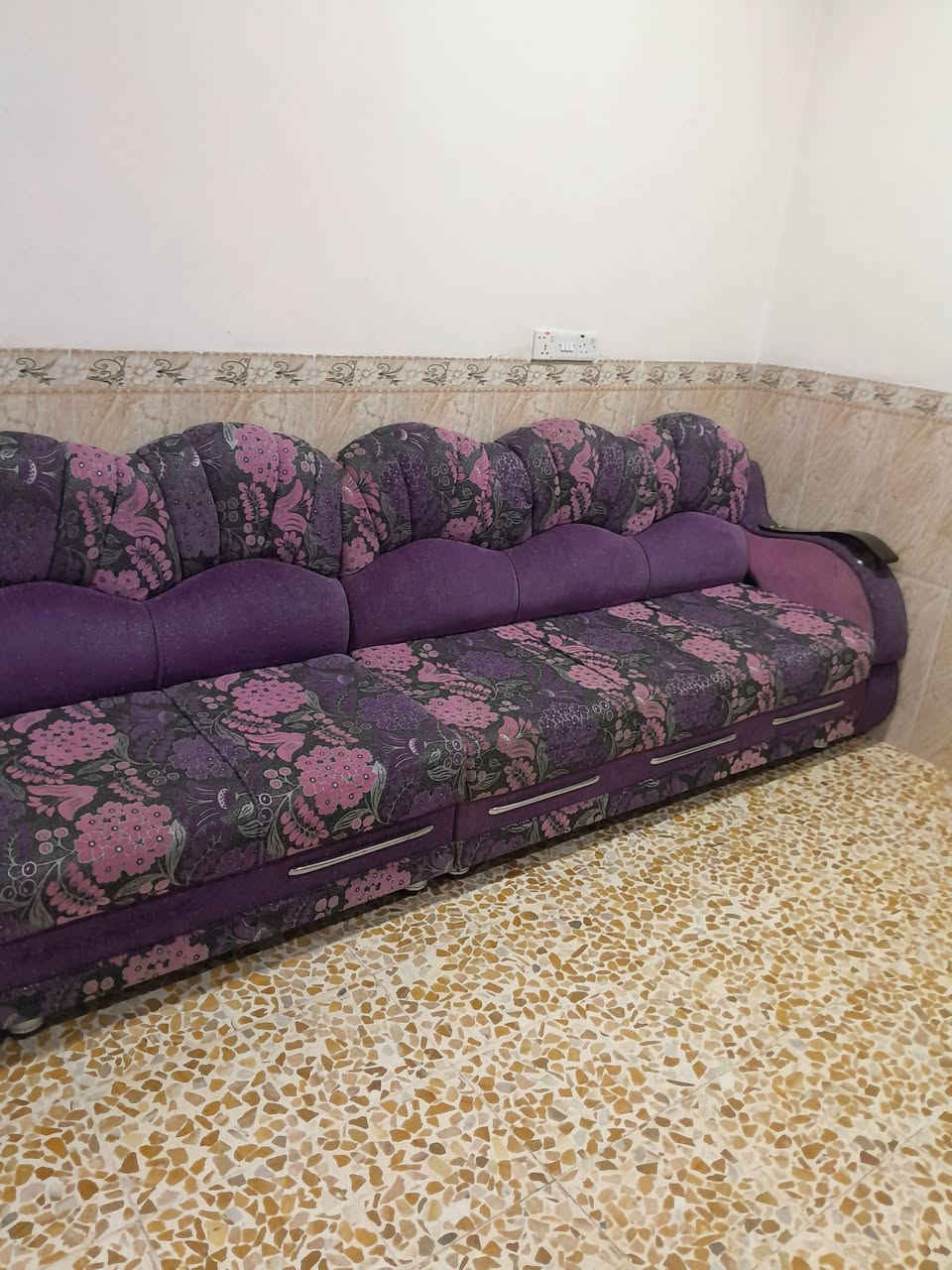 حرف L ٤قنبات وزاوية  المجموع٧متر *********** السعر ٣٠٠
