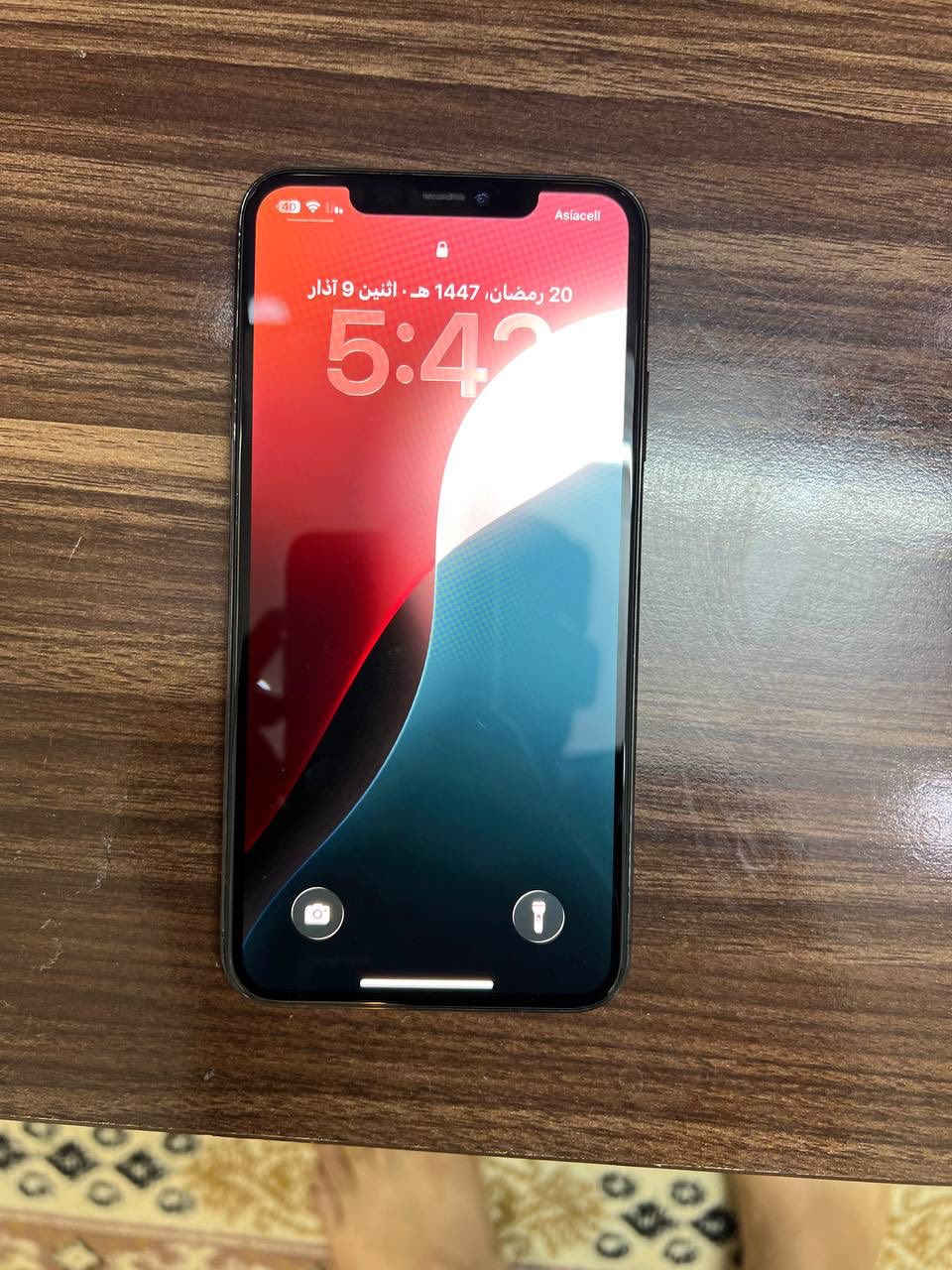 ايفون 11 برو ماكس 
اللون اسود 
ذاكرة 256
بطارية 83‎%‎ مامبدلة 
فيس ايدي واكف 
شاشة مبدلة اصلية تفصيح 3 خيارات 
عنوان حي اور 
***********
السعر 330
