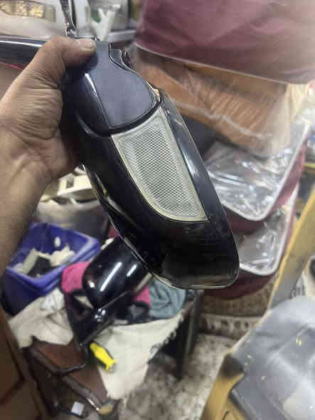 اصل شاهينه يرهم ملكه يرهم ماجسته.  اسود ملكي ابلادي 
السعر ٧٥  العنوان نجف نهاية شارع حي الشرطه هاتف المحل ***********
