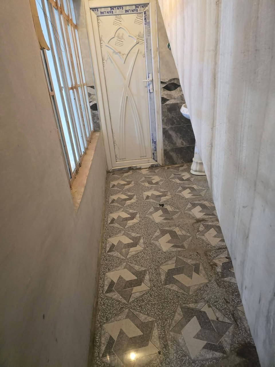 الايجار بيت طابق ارضي
حي التاميم مقابل حي النور
المساحه 160 متر والسعر 350
غرفتين وهول واستقبال ومطبخ ومشتملات
بناء نظيف
***********
***********
