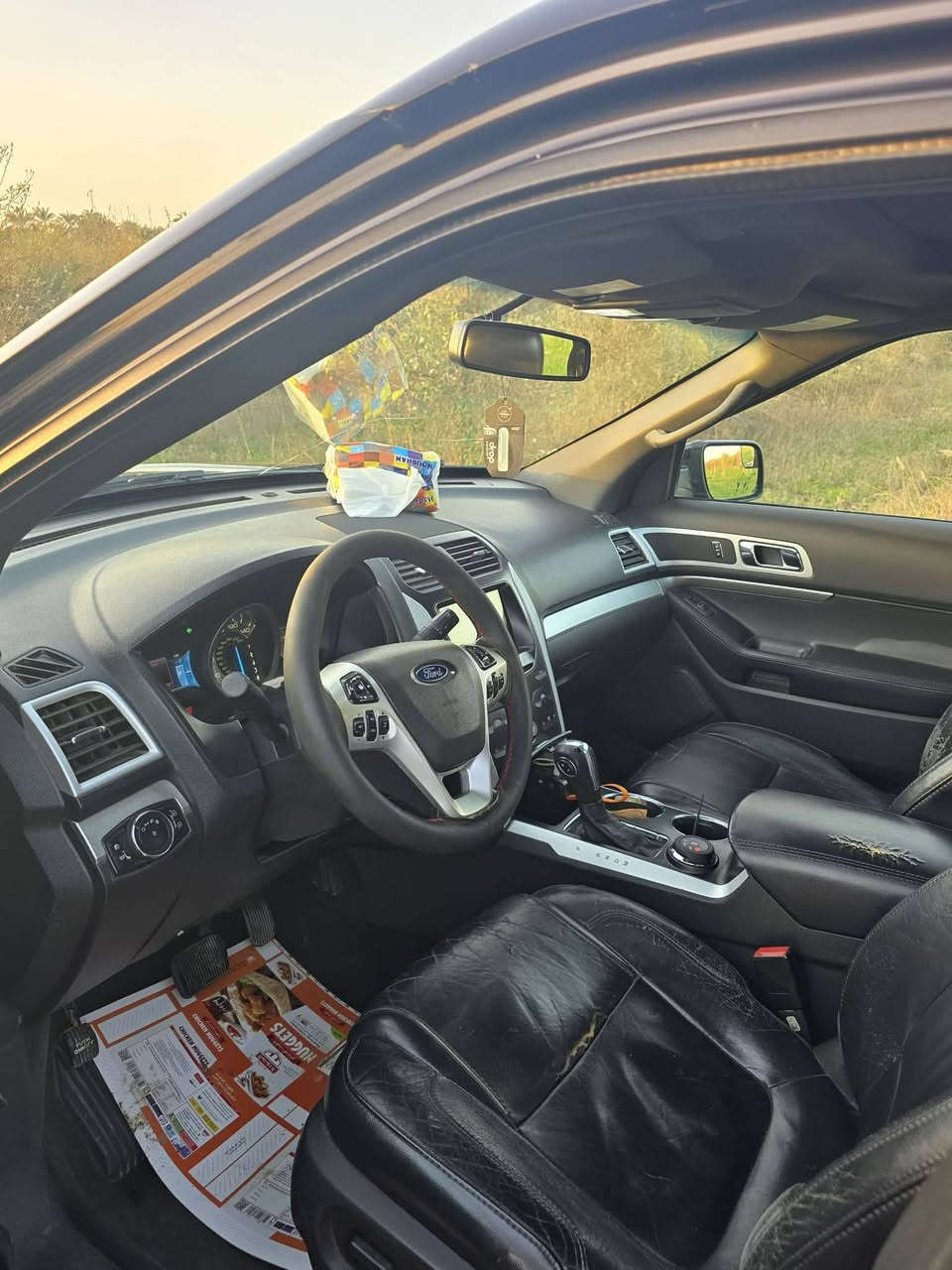 فورد اكسبلور٢٠١٣
مكفوله 
تبريد ثلاث قطع 
كشنات تدفئه 
كشنات جلد 
بانوراما 
فور ويل 
محرك ٦سلندر 
شاشه كبيره 
ماشيه ١٦٥الف كيلو 
للتواصل عن طريق ماسنجر 
سعر ١٤٠ وبيها مجال 
مكاني بغداد الطارميه


**إذا كنت صاحب هذا الإعلان وتريد حذفه لأي سبب، رجاءا أرسل رسالة إلى الدعم الفني**