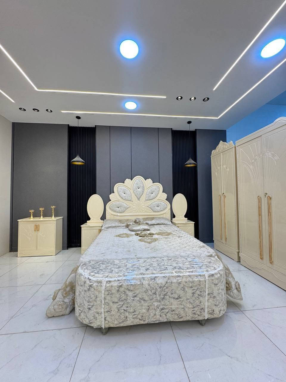 حصرياً الموديل الجديد   

السعر مليون دينار فقط 😍

غرفه نجاره قتصاديه 🛌

متكونه من 9 قطع مميزه 

الكنتور ارتفاع 240 طول 320 

مع الزاويه مجموع الطول 4 امتار 

السمك الخارجي للغرفه 5 ملم انديف

والسمك الداخلي 3 ملم معاكس ابيض

سعر الشازلون الخزان 75 الف 

سعر الشازلون المقعد 50 الف 

متوفر توصيل وشد داخل بغداد 😊

متوفر توصيل وشد لكافة محافضات العراق 🇮🇶


**إذا كنت صاحب هذا الإعلان وتريد حذفه لأي سبب، رجاءا أرسل رسالة إلى الدعم الفني**