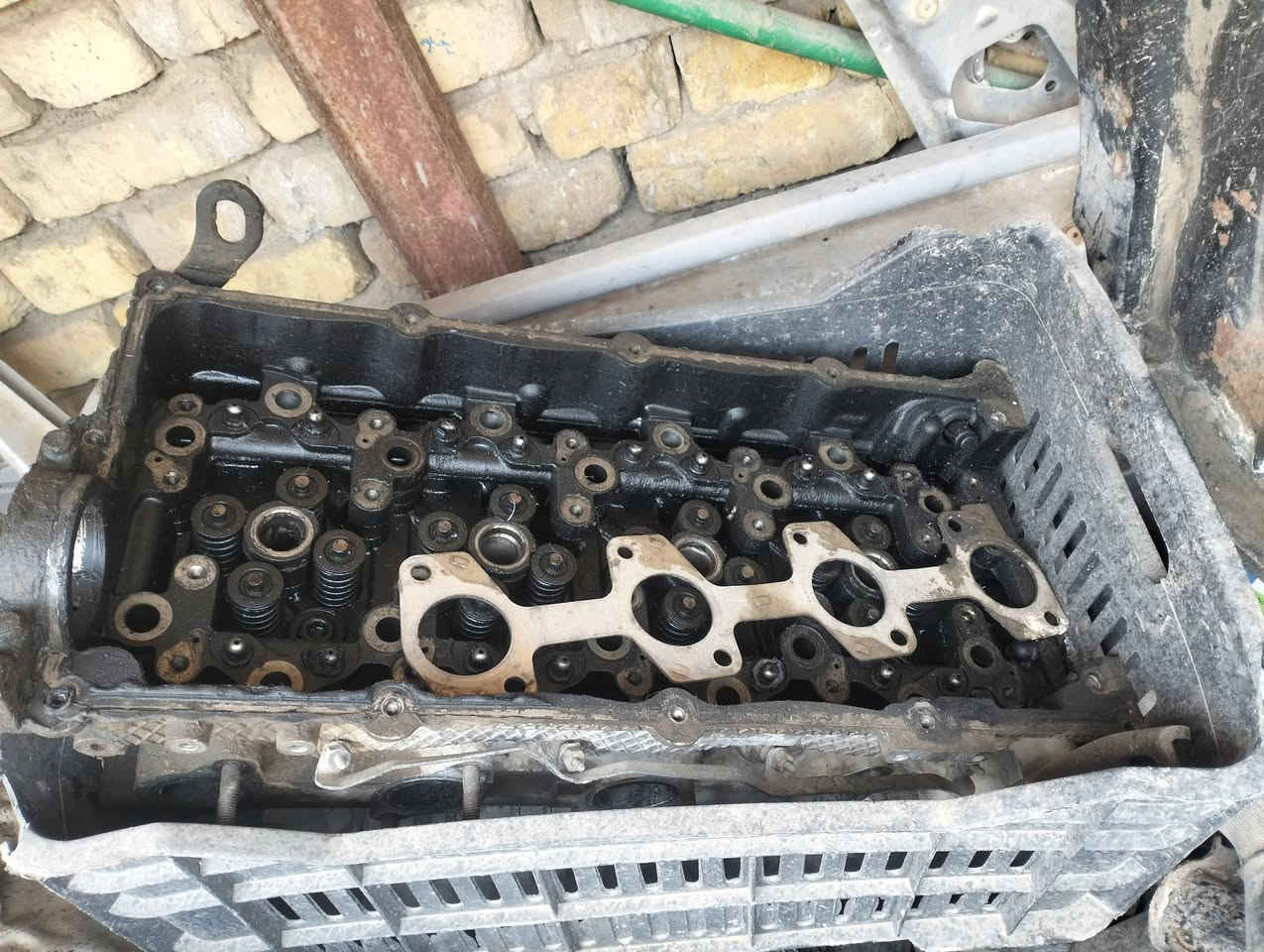 سلام عليكم كور مال مجول شرط للبيع  او تلبيسات مال كشنات مكان ناصريه مركز  ***********
