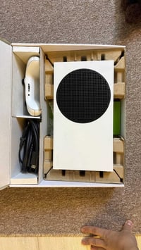 اكسبوكس سيريس اس ابيض 512 نضافه فول 100‎%‎  ذاكره 512   ملحقاتة كامله ...