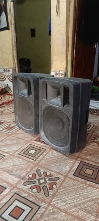 سماعات  البيع دبدوب 6نضاف مامصلحات السعر سبعميه 50 رقمي  07830898279