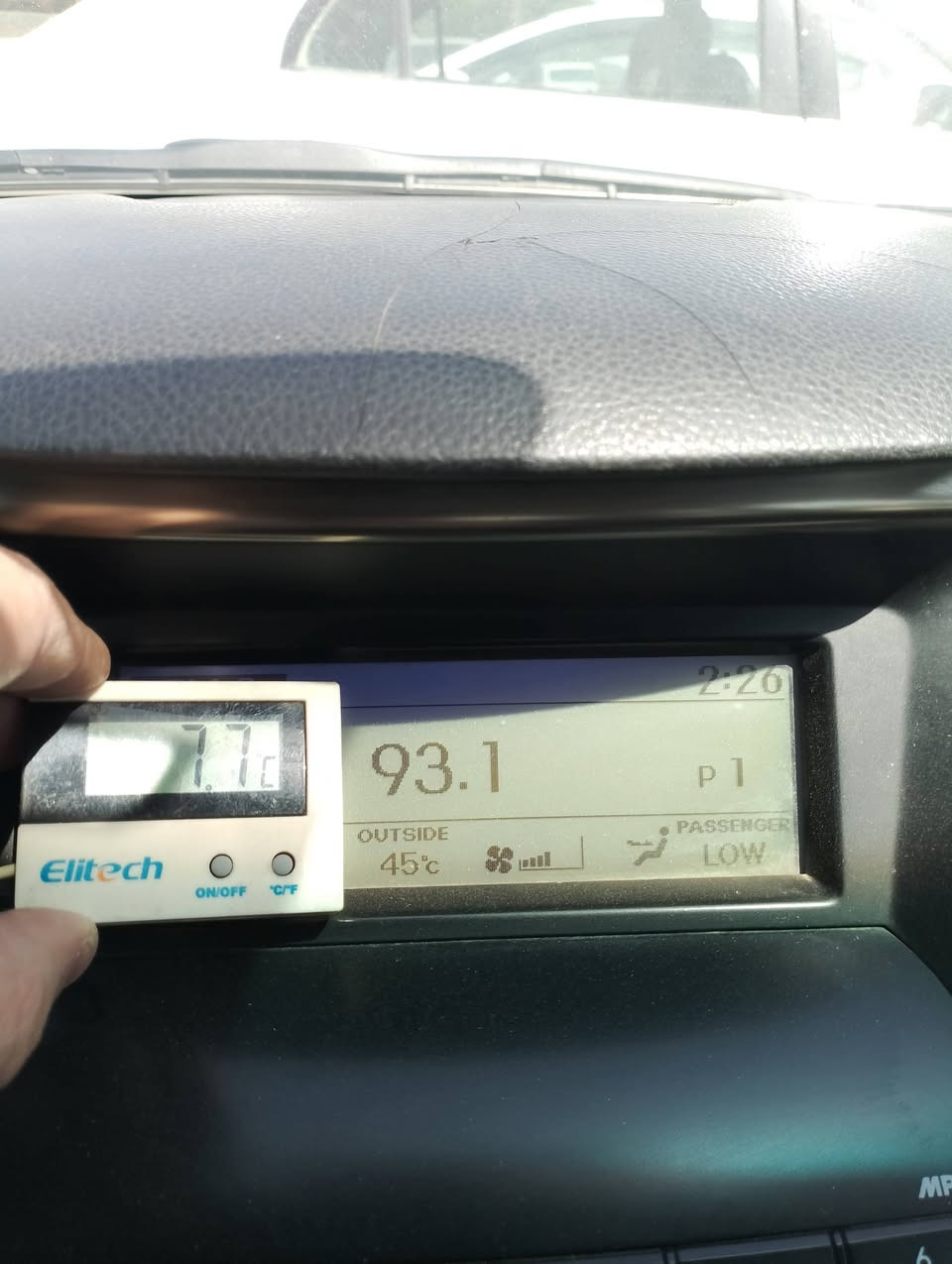 ازيرا 13 خليجي فووول محرك 6 سلندر 3000
بيها جاملغين خلفيات وباب خلف السائق صبغ 
تبريد ثلج بالصيف 
كشنات جلد قرميدي 
كشنات كهرباء وخزن 
كشنات مساج
مرآة وسطية تعتيم ذاتي
3 بردات 
بصمات تشغيل وابواب وجنطة
ويل كب 18 يعني ماكو طسة 
بانوراما
لايت متحرك
رقم بغداد 
السعر 130 
مكاني بغداد السيدية


**إذا كنت صاحب هذا الإعلان وتريد حذفه لأي سبب، رجاءا أرسل رسالة إلى الدعم الفني**