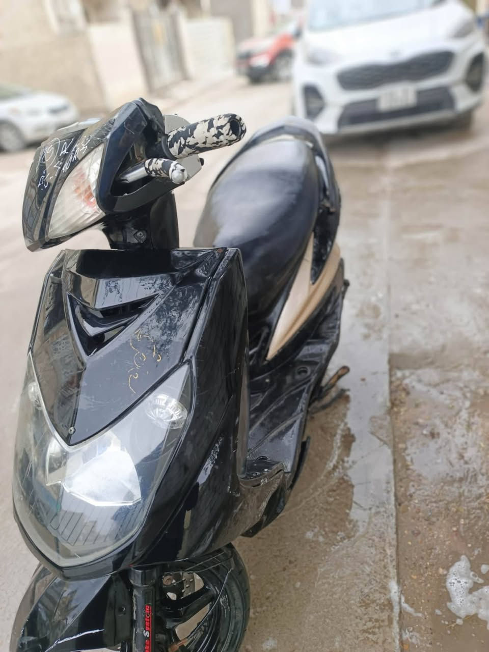 سلام عليكم دراجه سكنس فحل دراجه كامله كهربائياته كله شغاله دراجه بيه كابريتر تعبانه تشتغل تريد تنهض وتطفه سعر 550 وبيه مجال رقمي ***********
