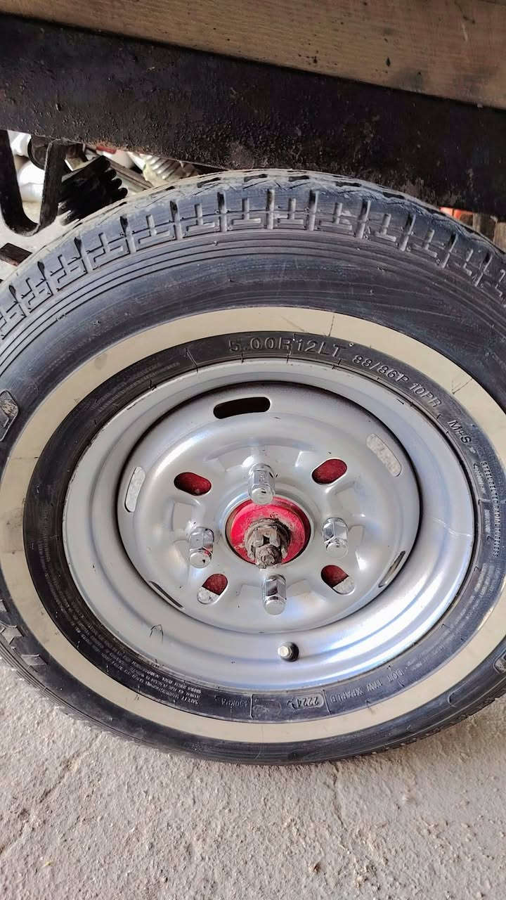 سلام عليكم ورحمة الله وبركاته عندي ستوته اللبيع مديل 2018 جديده وحلوه وراق كامله وصل ترقيم موجود كهربايات كله شغاله محرك دايون ما فتوح العنوان ناصريه ***********
