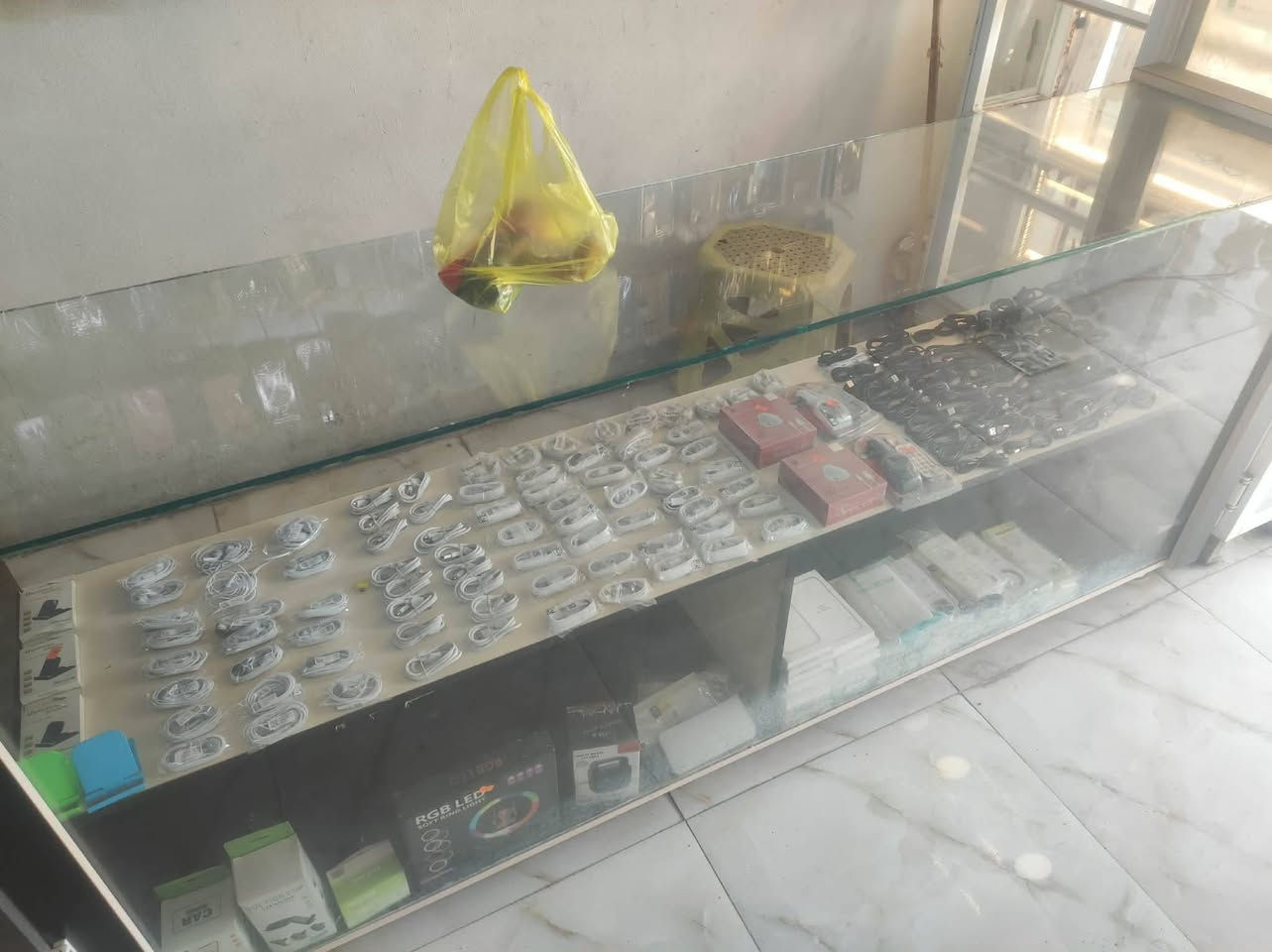 للبيع مكان موصل حي سماح عارضة موبايلات وميز ادفع سعر
ميز صيانة سعر 150 بي مجال


**إذا كنت صاحب هذا الإعلان وتريد حذفه لأي سبب، رجاءا أرسل رسالة إلى الدعم الفني**