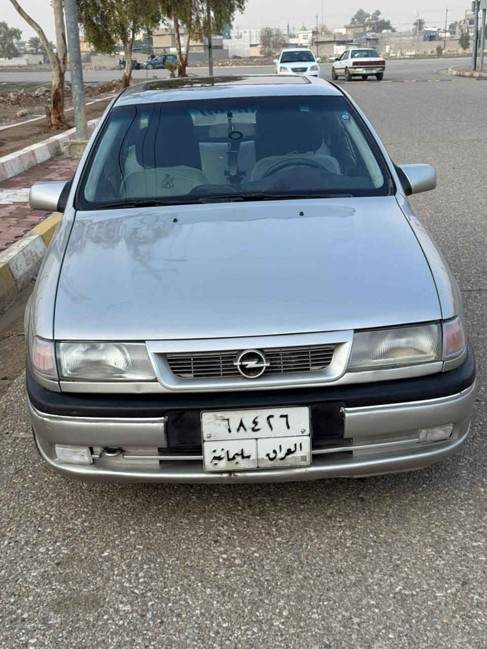 سلام عليكم سيارة اوبل فكترة موديل92 محرك 18 سيارة عام لجمالي سنوية ساقط سنو نص شرط تحويل بدون طخة شيعار مابي بس هلالات معمر باقي جاكوج مابي مكان كركوك رقم *********** كركوك, العراق
