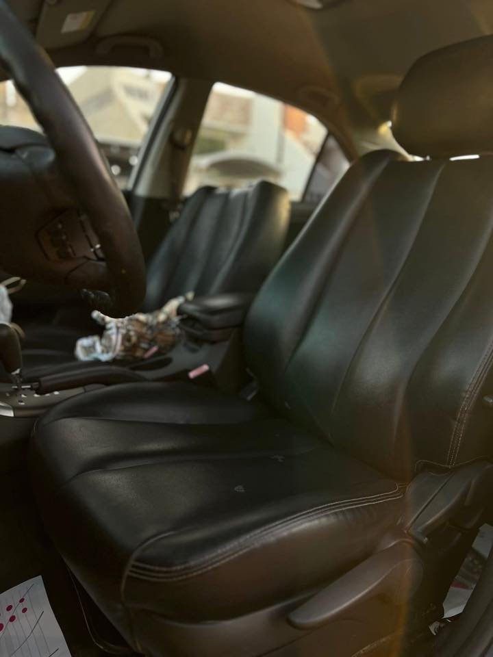 السلامً عليكم. سوناتا 2010. متؤمه طبق الاصل بشرط الجاسبه. وسنويه لل29.   شاشه وتحكمات جهتين. 
تبريد تدفئه. 
كشنات جلد 
تدفئه كشنات. 
سياره اصل غاز. يعني انسه الصرف بعد 
العنوان بغداد. 
السعر 55 
***********
