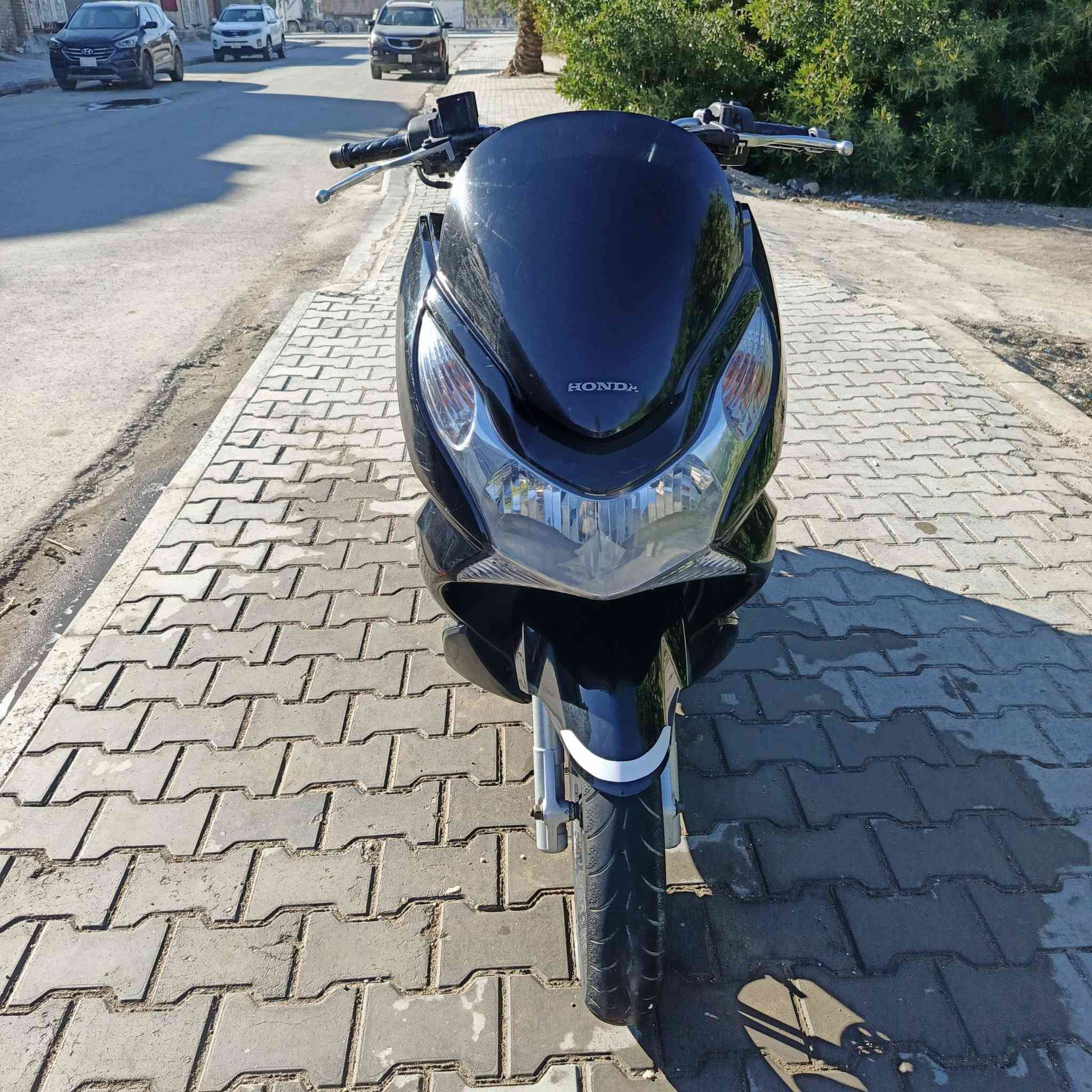 سلام عليكم دراجة PCX الجيل اول للبيع دراجة اول فتحةالهة مكاني كوت زين القوس السعر 950وبيهة مجال للشراي ول موشراي لا تكسر بسعر 
التواصل ***********
