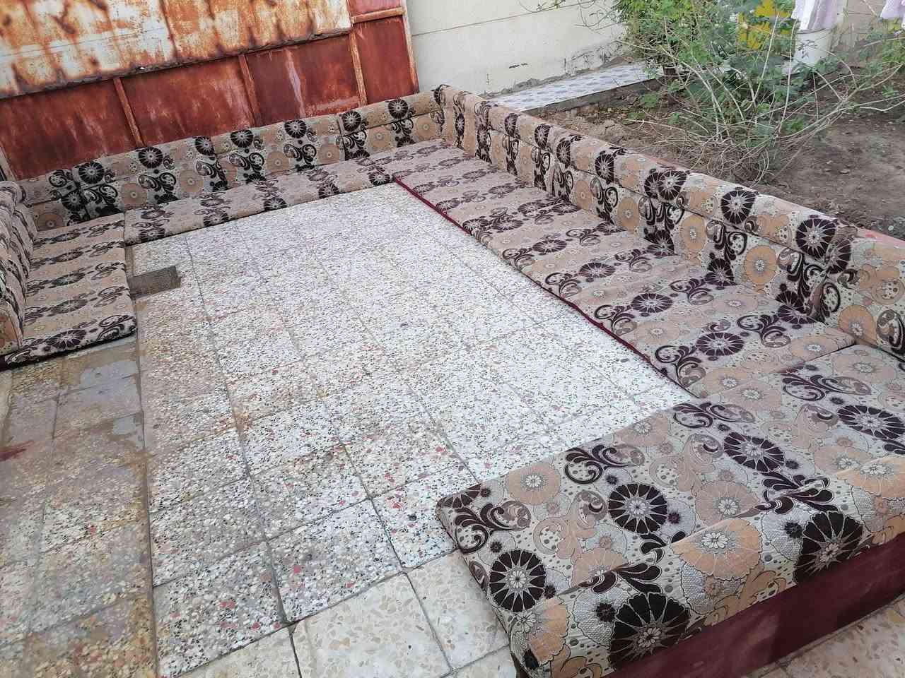 جلسه عربيه مستعمله للبيع ١٢ متر
١٠٠ الف
***********
