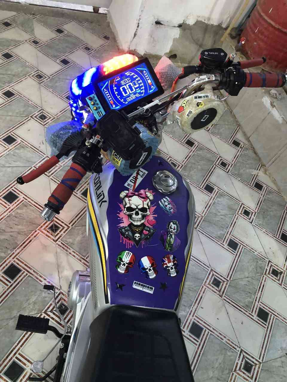 اعادت نشر بسبب الوعود الكاذبه ما استلم بعد اي عربون واحجز دراجه كدام عينك تجي تفحص وبلخير عليك دراجه كامله مكمله ما نقصها كلشي  جديده ما ماشيه اقل الف 

0775 021 6721اتصل وبيك خير ودلل
