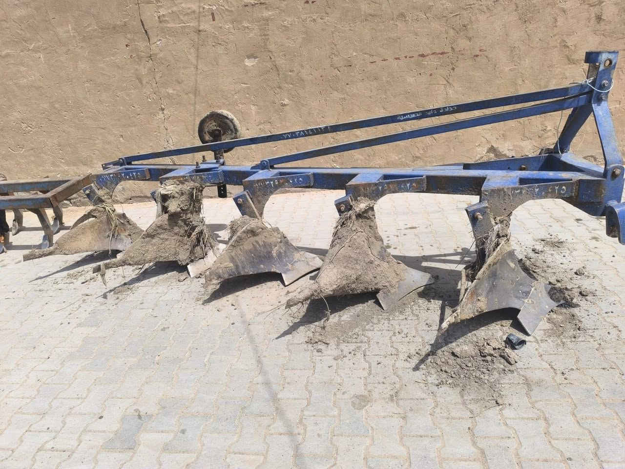 السلام عليكم
جرار مكينة فييات حجم ١٥٨٠ تبريد مكينة زينة گير بيها نمرتين يفلتن ووياها ليزر وخرماشة ودسك ذني الاغراض الي وياها
العنوان نجف
الرقم ***********
التواصل فقط على الرقم وموجود بيه واتساب
السعر بس الراس ٢٢ مليون عدا الغراض والاغراض ٢٠ مليون يصير المجموع ٤٢ مليون وبيهن مجال بسيط
بيع مستعجل النجف, العراق
