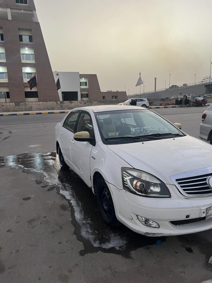 سلام عليكم جلي موبل 2013 لبيع السعر 40 وبيه مجال قليل سياره توه محوره كورله 1800بيه خيسات بل هلات سياره كامله لخير بيه ضربه خفيف بل مدكر السايق


**إذا كنت صاحب هذا الإعلان وتريد حذفه لأي سبب، رجاءا أرسل رسالة إلى الدعم الفني**