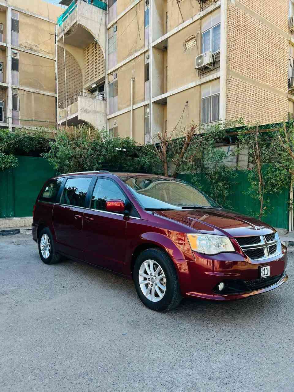 دوج كرفان موديل 2020
مواصفات SXT 
بيبان كهرباء 
جنطة كهرباء
تشغيل عن بعد 
شاشة كاميرة 
كشنات جلد
نضام ECO
گير محرك  جدد 3600
ماشيه 40 الف م
سياوه جديده ممتعوبه وجاهزة مابيها اي نقص 
سنوية لوحة جديدة رقم بغداد بأسمي تحويل مباشر
السعر 165
مكان السيارة سيديه
***********
