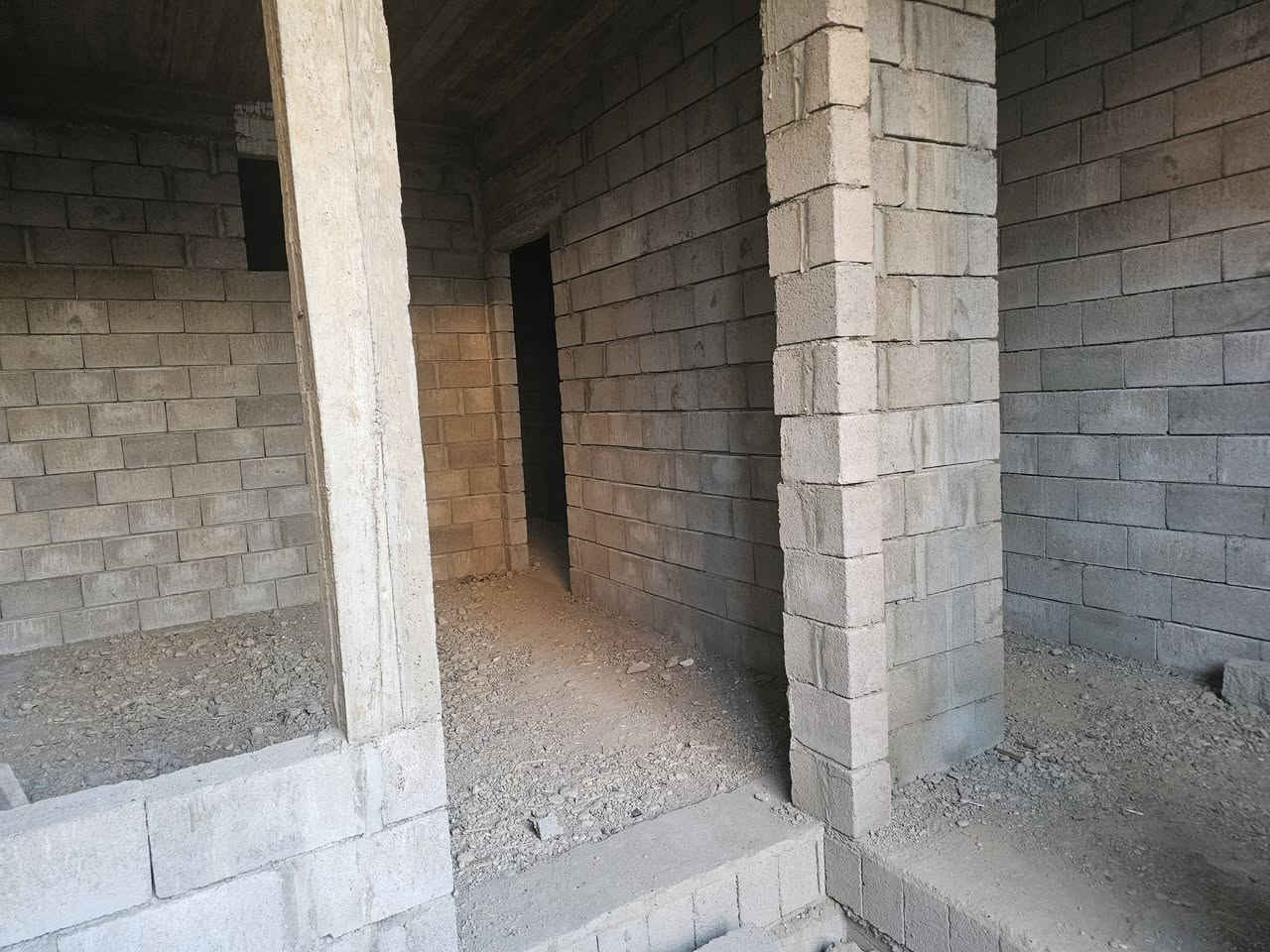 🏡🔥 #هيكل_للبيع_في_حي_الشيماء 🔥🏡
📍 الموقع: حي الشيماء – مقاطعة (8)
✅ قرب قطاع السلام البلدي
✅ قرب مدرسة شعلة العلم
💰 السعر: 68 مليون دينار عراقي فقط 💰
📐 مواصفات العقار: 🔹 المساحة: 100 متر 🔹 الواجهة: 5 متر 🔹 العمق: 20 متر 🔹 طابق ونصف
🏠 تفاصيل البناء:
الطابق الأول: ✔️ استقبال ✔️ هول ✔️ مطبخ ✔️ غرفة نوم ✔️ صحيات داخلية وخارجية
الطابق الثاني: ✔️ غرفة نوم ✔️ هول ✔️ صحية
🛣️ الخدمات: ✅ شارع مُبلّط ✅ ماء ✅ كهرباء
📞 للاستفسار: 🏢 مكتب التقوى للعقار 📍 الموصل – شارع كركوك الرئيسي 📍 مقابل جامع البيت العتيق
☎️ *********** ☎️ ***********
📱 متوفر اتصال، واتساب، وفايبر.
🌹 تابعوا صفحة مكتب التقوى للعقار ليصلكم كل جديد من العروض العقارية المميزة أولاً بأول.
