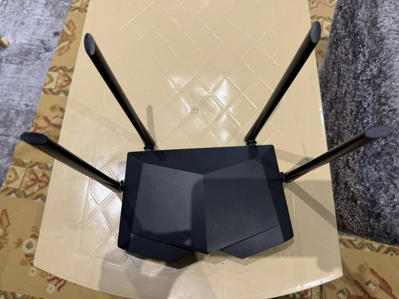 سلام عليكم جهاز مقوي إنترنيت من شركه Tenda ماركه عالميه وبسعر كلش مناسب فقط 60 وبي مجال عنوان دهوك للاستفسار على رقم 
***********
