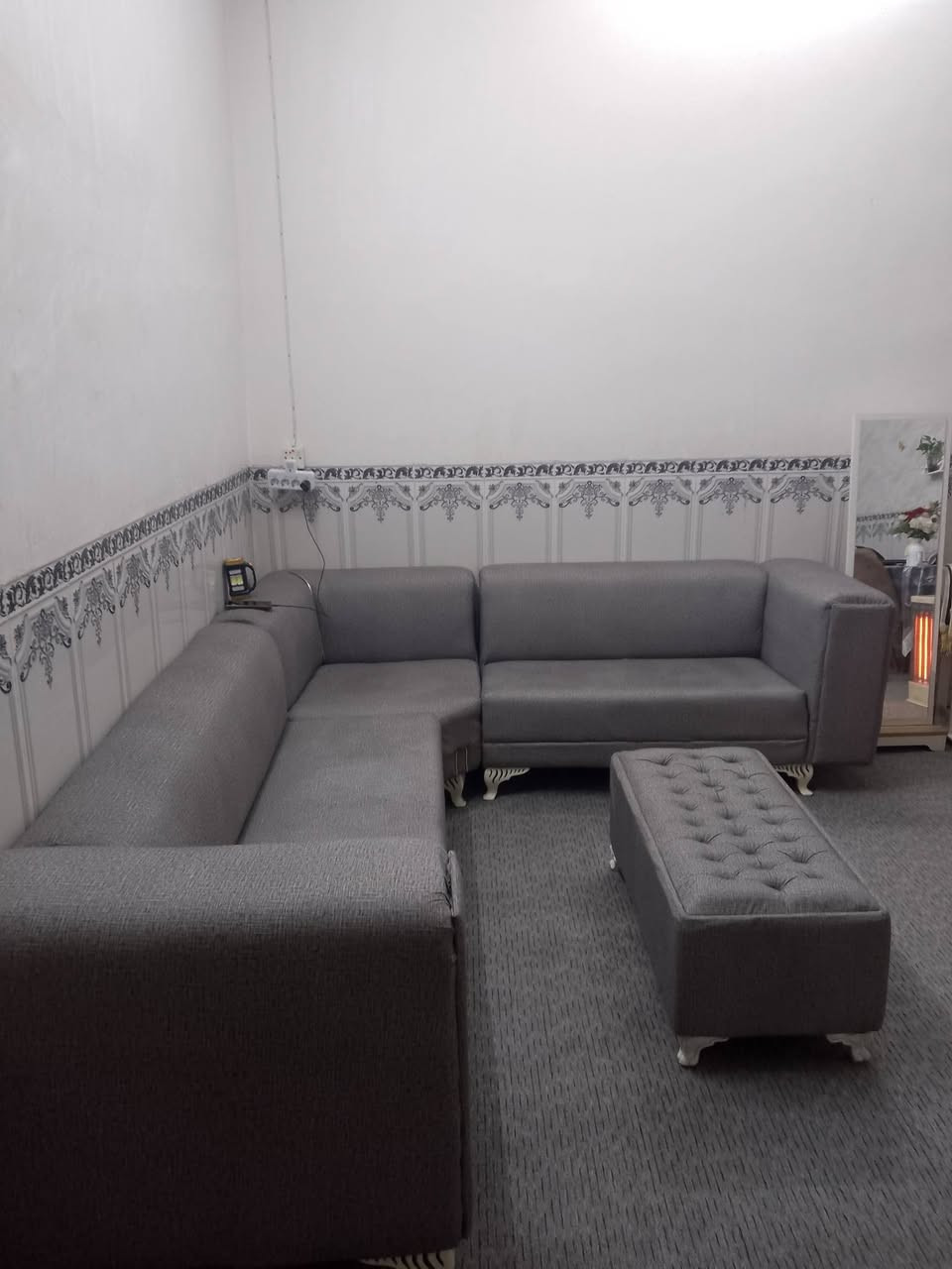 ديوان اخو الجديد مستعمل قلييل جداا السعر ( ٢٥٠ الف دينار ) + كاربت رصاصي مطعم بخيط جوزي وابيض مساحته ٥×٤ أيضا جديد هاي الشتويه أخذته السعر ١٠٠الف دينار جوه سوكهن والله لكن سبب البيع هو الانتقال لسكن ثاني ولازم اسلم البيت وذاك السكن الصاله ميناسق مع لون الديوان العندي والكاربت اخاف أحد يسأل ليش؟؟ مكانهم بغداد / الدولعي . . الي مهتم يدخلي خاص . اسف على الإطالة وربي يرزق الجميع


**إذا كنت صاحب هذا الإعلان وتريد حذفه لأي سبب، رجاءا أرسل رسالة إلى الدعم الفني**