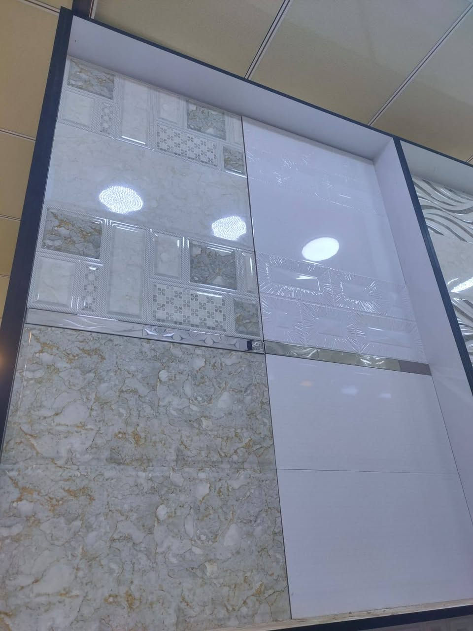 جدران ايراني قياس 30*60درجه اولئ
الرمادي خمسه كيلو مدخل الحريه للستفسار ***********
