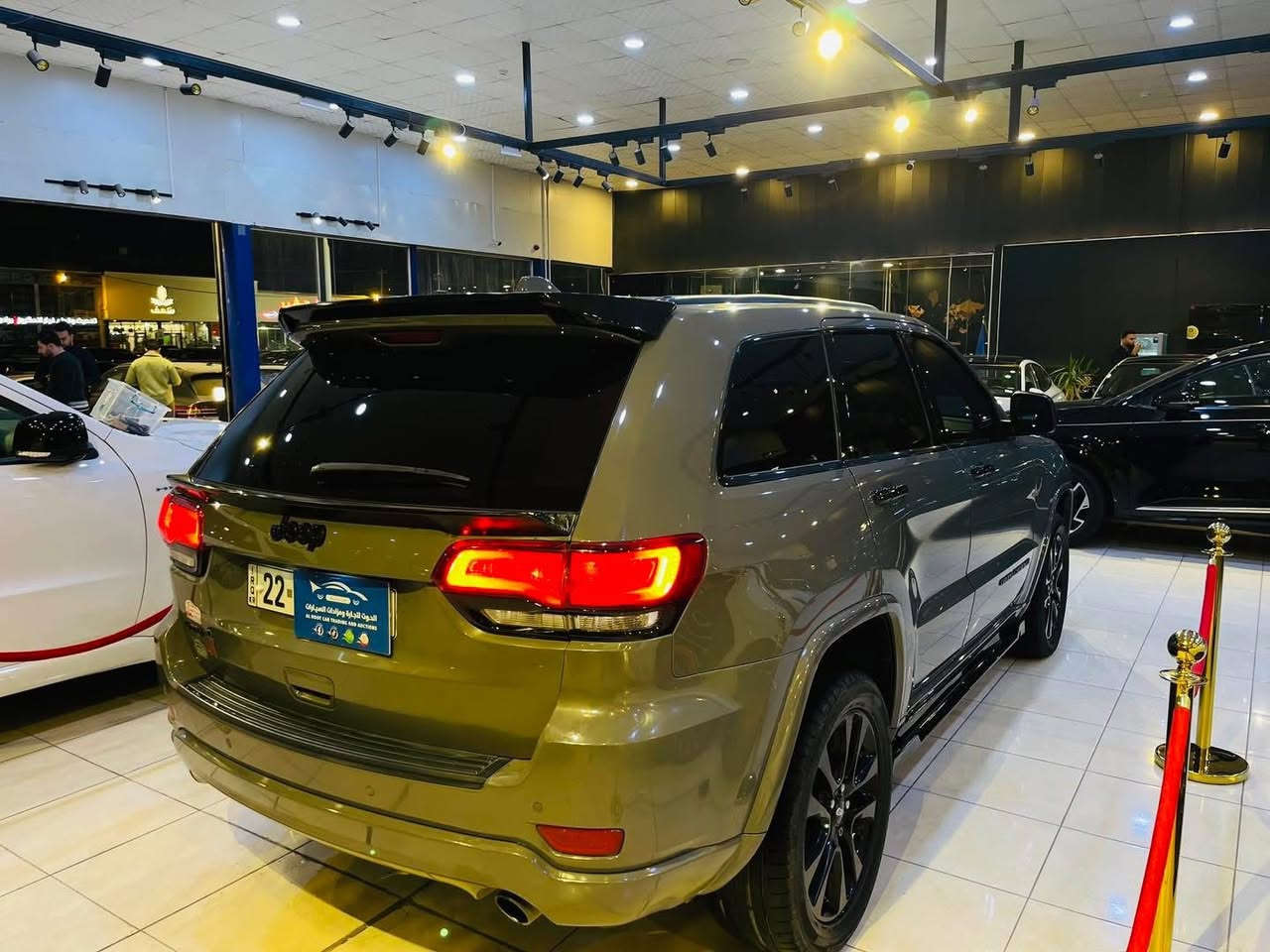 ______________________________________

#اعلان_بيع_سيارة

#عروض_مميزة #لاتفوت_الفرصة

🔷السيارة : جيب كراند شيروكي بلاك توب

🔷سنة الصنع : 2020

🔷اللوحة : اربيل

🔶السعر : 243 ورقة 🔥🚀

🔷الضرر : ضرر جانبي الصبغ على مقدار الضرر. (صور الضرر مرفقة بالاعلان)

🔷ضرر الايرباك : بدون ضرر.

🔷رقم الشاصي : 1C4RJFAG4LC103931

______________________________________

🔷المواصفات:

🔹حجم المحرك 6 سلندر 3.6L 

🔹عداد المسافة 83 الف ميل

🔹رادر جانبي 

🔹تنبيه الخروج عن المسار

🔹كراسي كنتارا

🔹كرسي السائق كهرباء

🔹جنطة كهرباء

🔹ويل كب حجم 20 انج مع اطارات بحالة جيدة

🔹لايتات LED بالكامل

🔹شاشه تحكم بالايعازات

🔹تحكم ستيرن جهتين

🔹بصمة ابواب وتشغيل وتشغيل عن بعد

🔹مع باقي المواصفات الاعتيادية

————————————————————————

☎️ الاتصال :

***********

***********

📍النجف الاشرف - المدينة المائية - مقابل حي الجامعة - قرب سنتر جبل عامل.
