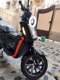 دراجه شحن للبيع بطاريه ليثيوم الملف 3000 السرعه 80 حقيقي 100 بال 100 ا...