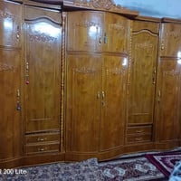 الغرفه اللبيع اللي يريد يتواصل وياي على رقم التالي او على الماسنجر 077...