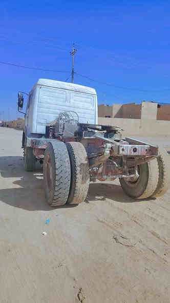 مرحبه راس تريله مكينه 28 وكير130فافون بيع بدون رقم سياره معمره على ايدي جاهزه للعمل سعر65وبيه مجال مكانه نجف***********
