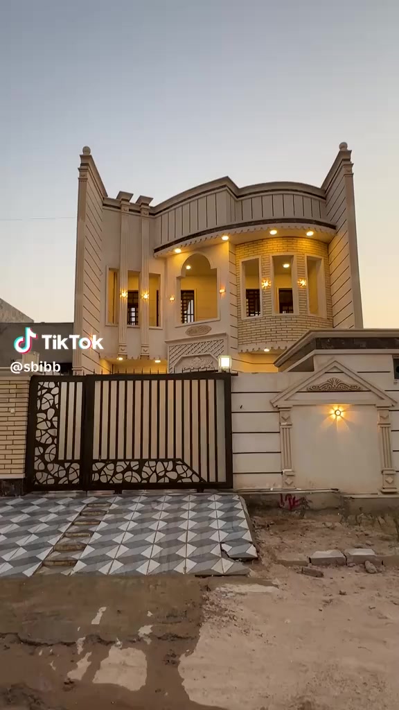 دار للبيع الديوم منطقه ال16الف مساحه 240متر وجه 8نزال 30يتكون من 5نوم وصاله عدد  2ومجموعات صحيه عدد3ومطبخ حار بارد واستقبال شغل جناي السعر المطلوب 160مليون وبي مجال التعامل مع صاحب الدار مباشر للاتصال والاستفسار ***********
***********
أو مراجعه مكتبنا الكائن الديوم شارع 60 مقابل الجامعه الاهليه مكتب قتيبه للعقار 
Dhafer Alnaseri أبو سند
