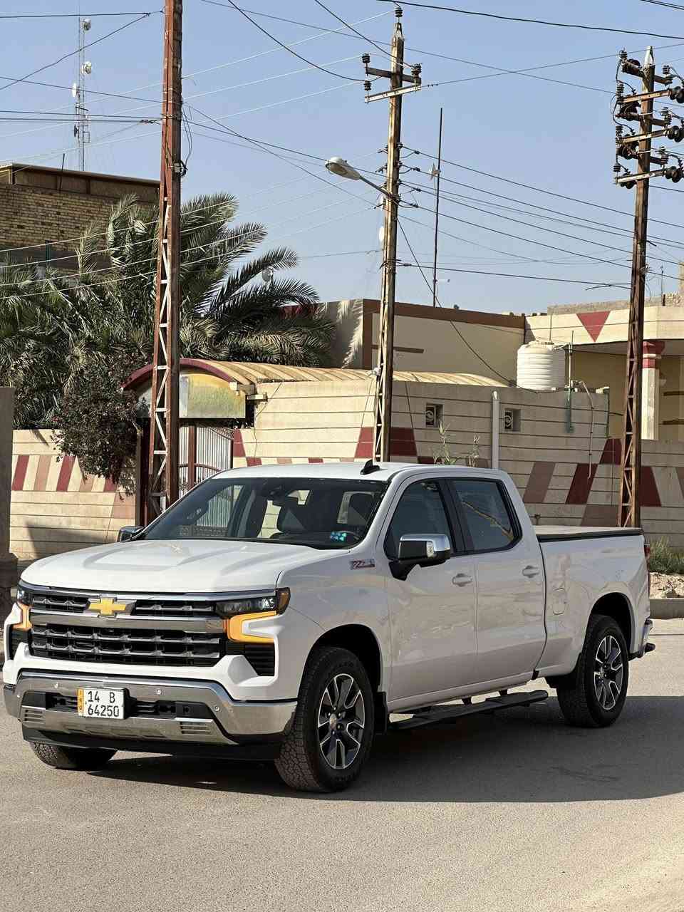 يالله
شفروليت سلفرادو LT Z71
لون ابيض
موديل2025
محرك السياره 5300 8V المرغوب
رقم بصره كتاب شهداء وكاله عامه بأسمك 
السياره باب طويل وبدي طويل
ماشيه 4 الف ميل يعني زيرو
كشنات كهرباء 
بريك بصمه
عده كامله سبير منازل
لايت LED
اوتو ستوب
شاشه الجبيره
رادارات خط مسار جانبي خلفي 
والسياره بيها مواصفات خير من الله
وارد امريكي حادثها بس تبديل دعاميه واصبعين بلبنيد بارد وصار بيه بارد شبر بلجاملغ الامامي بسبب النقل صور الحادث مرفوقه بلمنشور
وسعر السياره 385 وبيها مجال
مكان السياره بصره
للأستفسار اكثر الرقم***********

