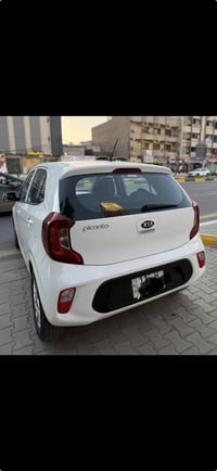 للبيع كيا بيكانتو موديل ٢٠٢٠ ماشيه ١٧ الف السياره بيه فقط بارد بل دوسه...