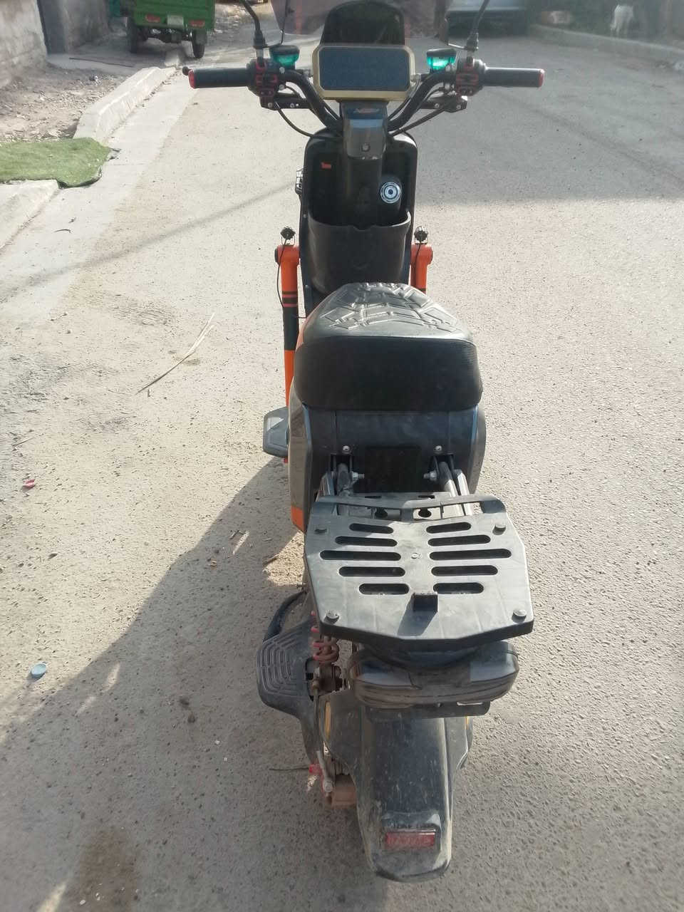 دراجه شحن X900 للبيع موديل 2026 نضافه فول كل نقص ما بيها بطاريات 6اكبار السعر 450وبيها مجال بصيط مكاني بغداد للاستفسار ‏‪***********‬‏ واتساب

