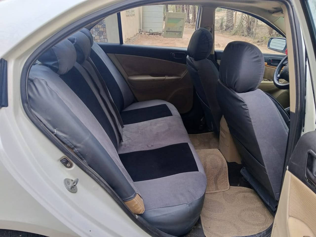 السلام عليكم سياره سوناتا للبيع موديل 2010فول مواصفات كشن كهربائي فتحه حداديه جديده رقم اربيل تحويل ثاني يوم بيها ثلاث قطع فقط الموجودات بالسونار مكاني كربلاء طويريج *********** السعر 117
