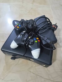Xbox 360 • ما بي عيب • يدتين