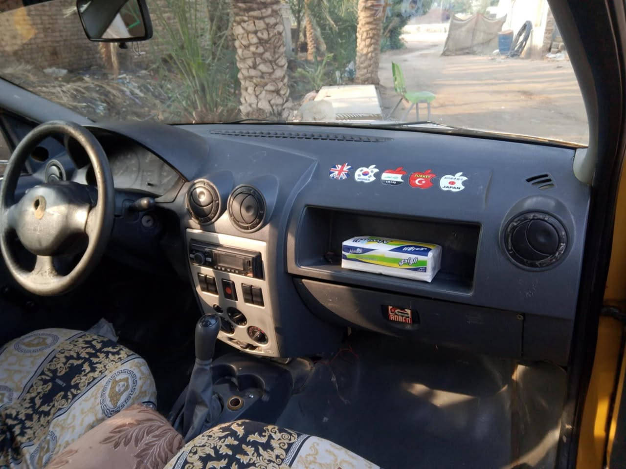 رينو فحل دواخل حلوه واخياس مابيه ومكينته زينه بس بيه صوت فوك مال البطاله رقم بغداد الماني سنويه باسم واحد من بغداد موجود حداديه وسط وتايرات جدد. سعر12ورقه يعني بلاش سياره شغاله. ومال بيت ***********
