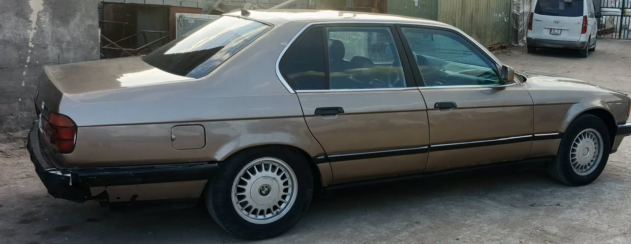 السلام عليكم سياره بي ام 735 رقم بغداد سياره جهزه مكينه كير تبريد حداده تخم تاير شرط تحويل مكان البصره السعر 45وبيه مجال رقم الهاتف ***********::! ***********
